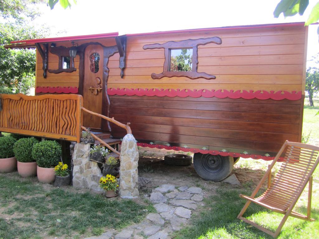 Bed and Breakfast Gitenchassagne Thurins Zewnętrze zdjęcie